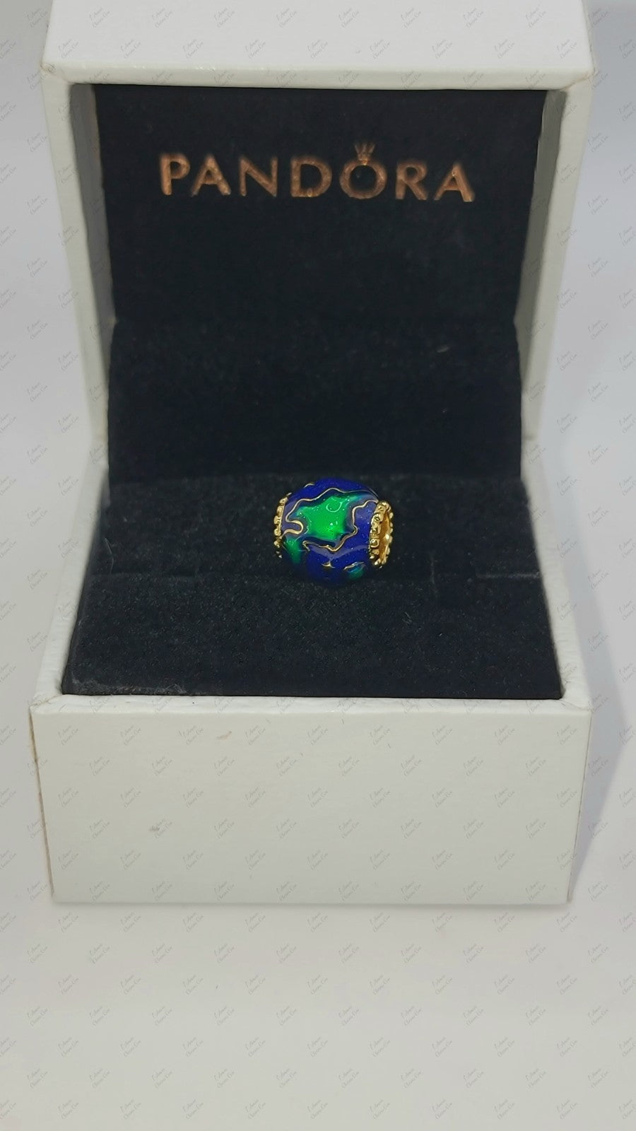 Autenthic Pandora Gold Plated Charm 762431C01 Planet Earth E39 w/ Box