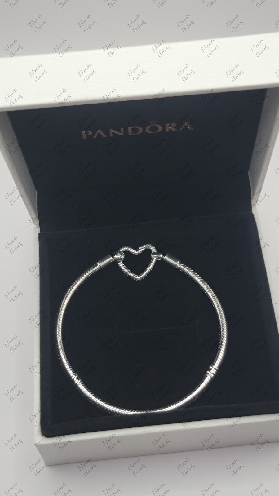 Authentic PANDORA  Moments Heart Closure Bracelet 599539C00 7.9 (20cm) W/ Box 